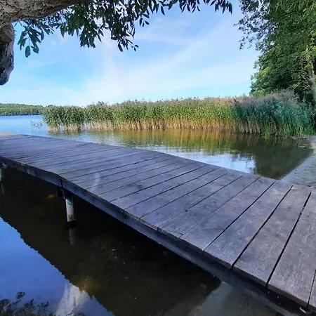 Nad Jeziorem بيت للعطل