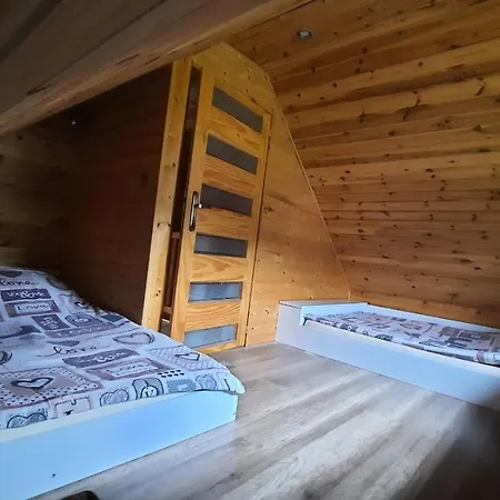 Nad Jeziorem Holiday home Gowidlino